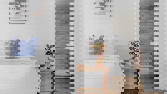 A well-decorated bedroom